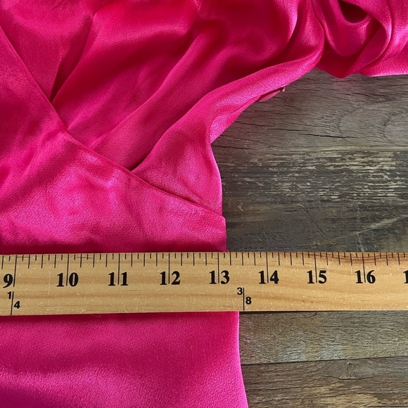 Elliatt Asymmetrical Satin Midi Dress Size S Fuchsia Long Sleeve V-Neck NWT - Picture 8 of 14